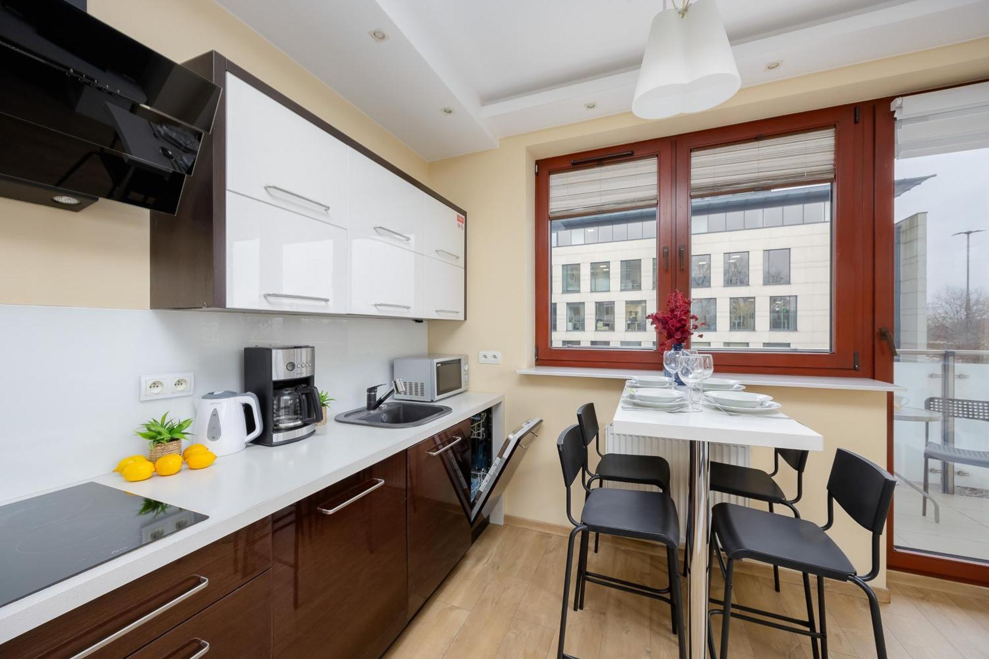 Modern In The Center Of By Renters Apartment *
