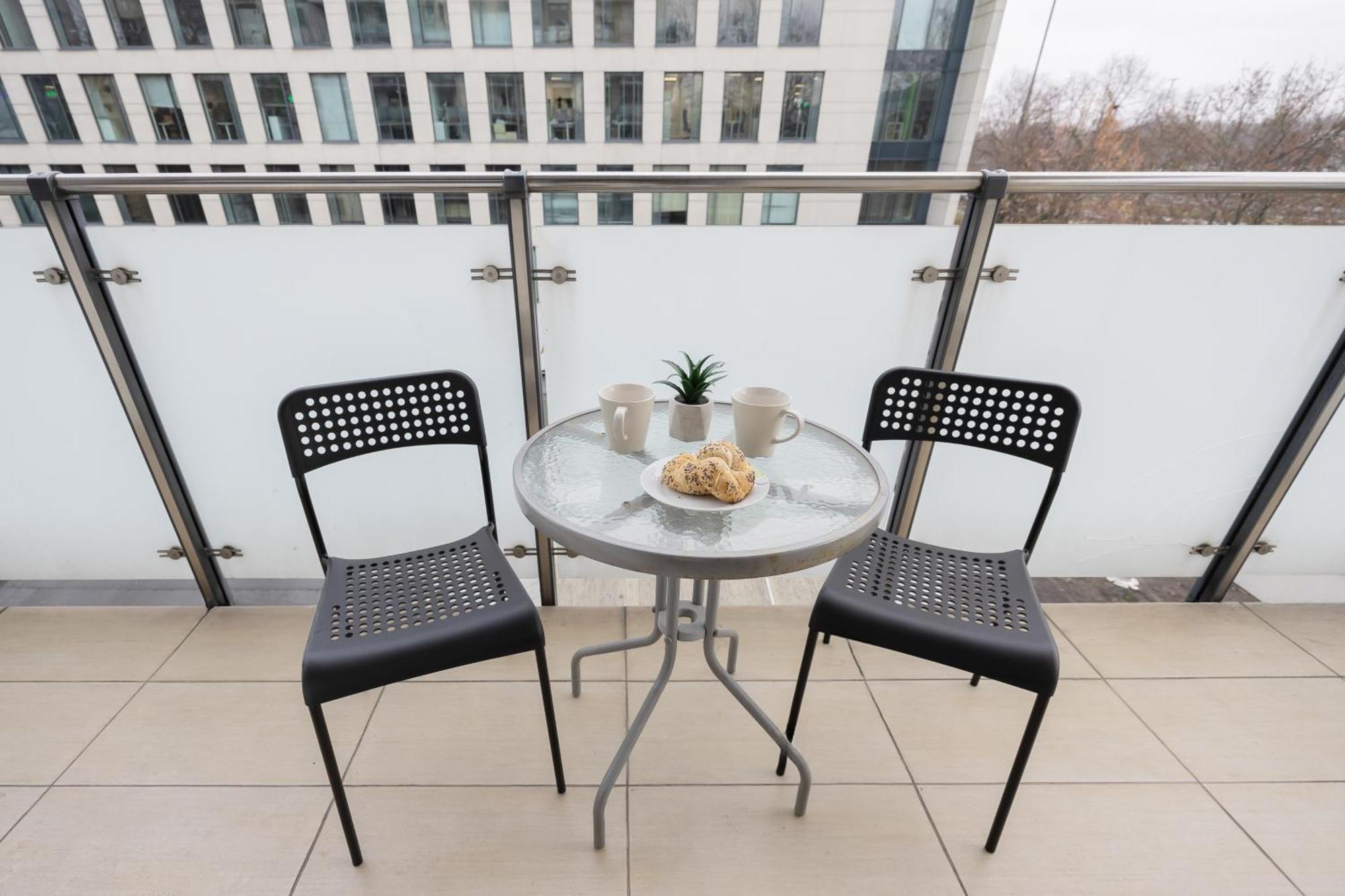 Modern In The Center Of By Renters Apartment Warsaw