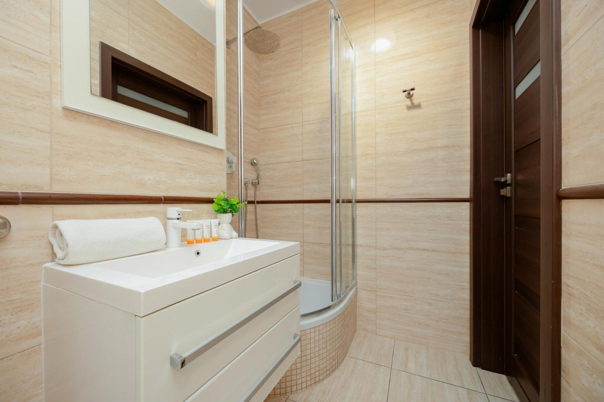 Modern In The Center Of By Renters Apartment Warsaw